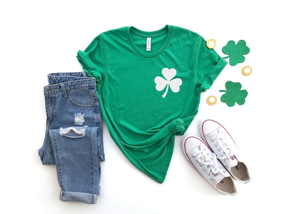 Shamrock T-Shirt: St Patricks Day Lucky Green Glitter Four Leaf Clover Tee for Women Saint Patrick's Day Gifts