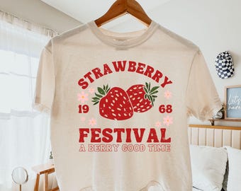 Strawberry Shirt, Strawberry Festival Cropped Tee Comfort Colors® Women's Boxy Tee, Fruit Graphic Tee, Vintage Strawberry Crop Top, Gifts