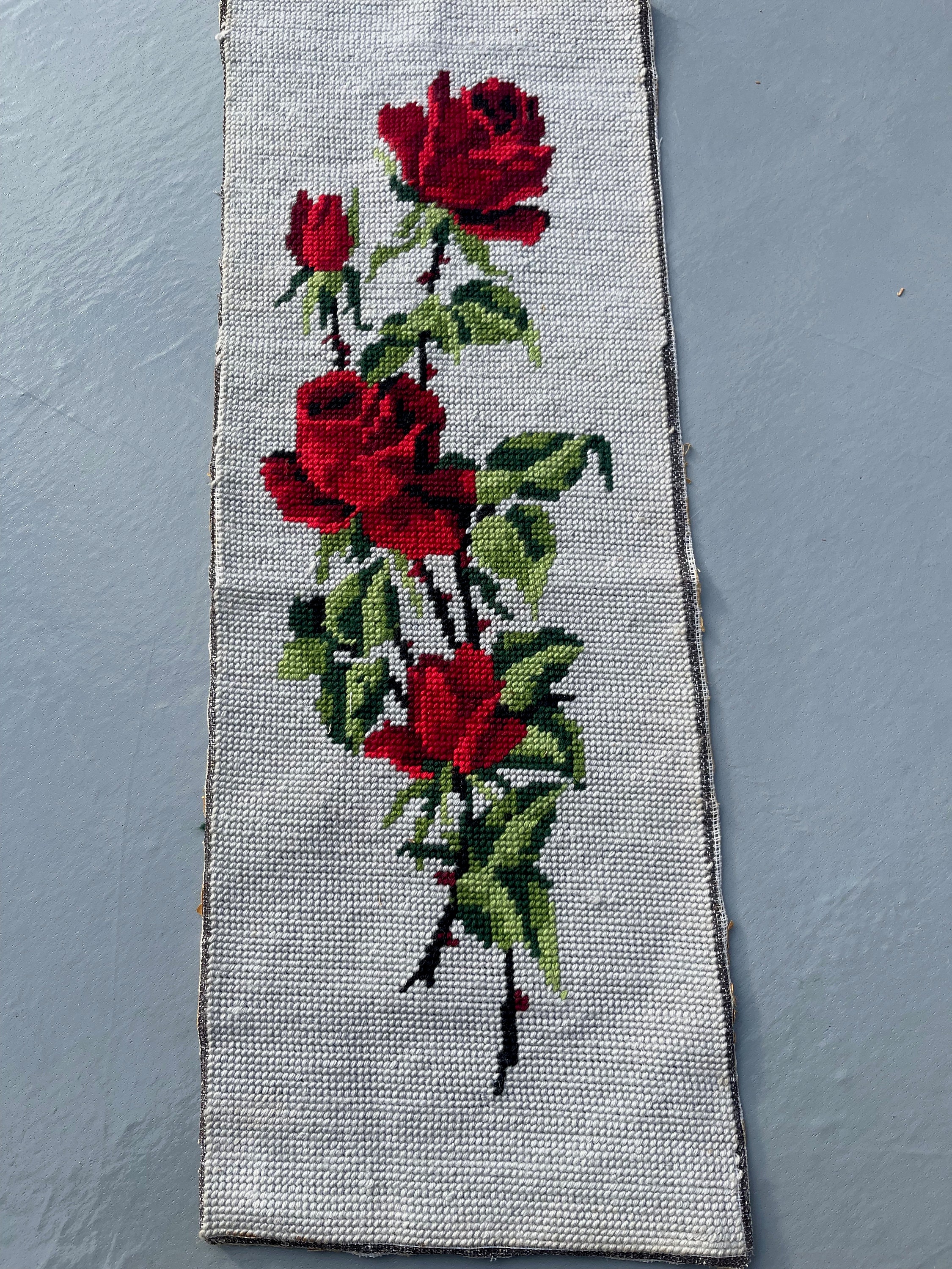 Red Roses on White.... French Vintage Needlepoint (18c) - Etsy