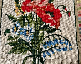Tapiz con ramo de amapolas rojas, bordado francés vintage (10F)