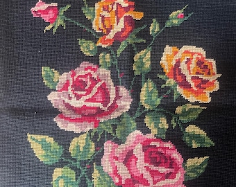 Tapiz grande vintage con rosas variadas. Bordado floral, DECORACIÓN CLÁSICA (75)