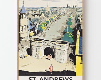 Poster di viaggio vintage di St Andrews, Scozia, con immagine di una città storica e una stampa artistica da parete sulla costa.