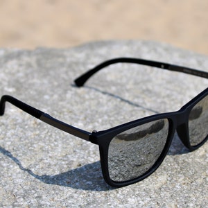 Mens Womens Unisex Silver Pilot Sunglasses UV400 Mirrored Modern Festival FBI Police Style