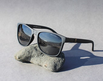 Lunettes de soleil NOIRES classiques NOIR Lentille Mens Ladies Womens Retro vintage 80s Fashion