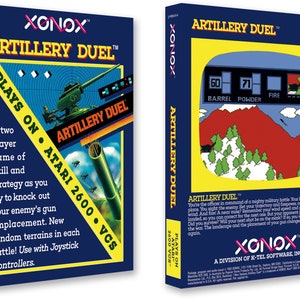 Könnte beinhalten: Eine blaue und gelbe Schachtel für das Atari 2600 Videospiel Artillery Duel. Die Schachtel zeigt einen Comic-Panzer und den Titel des Spiels. Die Rückseite der Schachtel zeigt einen Screenshot des Spiels und eine Beschreibung des Spielablaufs.