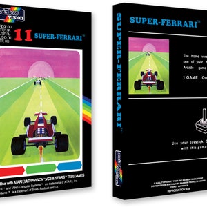 Könnte beinhalten: Eine schwarze Box mit einem Rainbow Vision Logo und dem Text "SUPER-FERRARI™ 11" auf der Vorderseite. Die Box zeigt ein Bild eines roten Rennwagens auf einer grünen Rennstrecke mit einem rosafarbenen Himmel im Hintergrund. Die Rückseite der Box enthält den Text "SUPER-FERRARI™ 11" und Informationen über das Spiel.