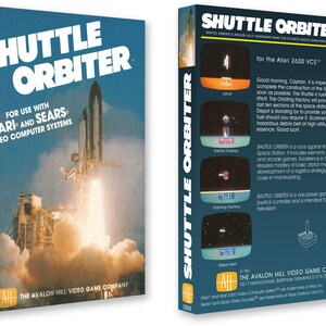 Könnte beinhalten: Eine blaue und weiße Schachtel mit einem Bild einer Raumfähre beim Start. Die Schachtel ist für das Atari 2600 Videospiel "Shuttle Orbiter". Der Text auf der Schachtel lautet "Shuttle Orbiter" und "Zur Verwendung mit Atari- und Sears-Videospielsystemen".