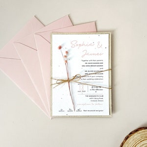Trockenblumen-Hochzeits-Einladung - Samen-Einladung mit konservierten Blumen - Rustikale Hochzeit - Hochzeitseinladung mit RVP QR