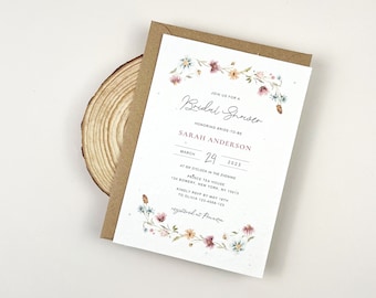 Zaproszenie na wieczór panieński z nasionami dzikich kwiatów: recyklingowana karta kraftowa