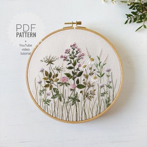 クローバーの草原の刺繍パターン PDF + ビデオチュートリアル、花柄、植物の刺繍デザイン、デジタルダウンロード、母の日、ハーブ