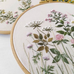 Clover meadow embroidery pattern pdf video tutorial, floral pattern, botanical embroidery design, digital download, Mother's Day, herbs image 4