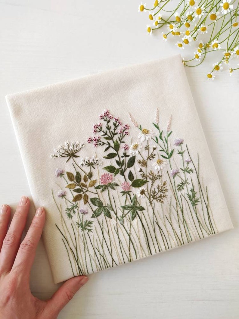 Clover meadow embroidery pattern pdf video tutorial, floral pattern, botanical embroidery design, digital download, Mother's Day, herbs image 2