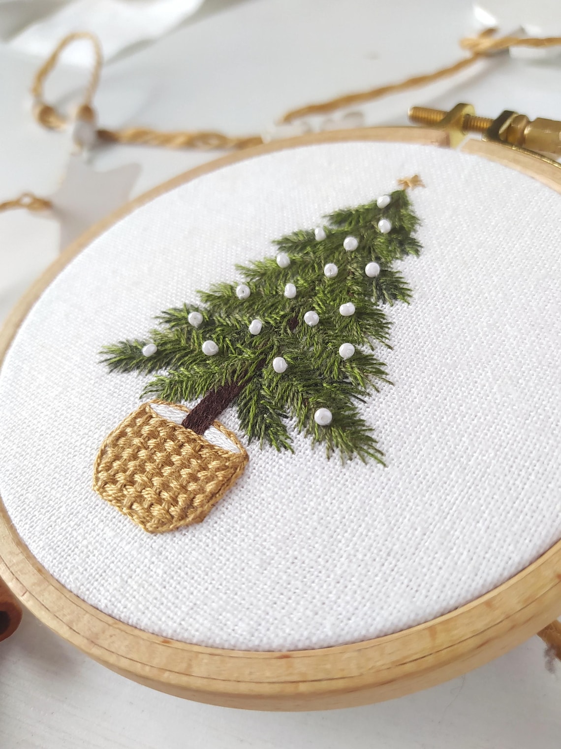 Christmas Tree Embroidery Pattern: Winter Floral Design (PDF + Video ...