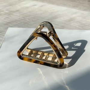 Small Hair Claw,Tortoise Triangle Hair Claw Clip, Hair Claw Clamp,Acetate Hair Clip Small Hair Claw Clip, Minimalist Hair Clip.