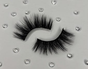 The “Blade Babe” Lashes w/ Lash Tools