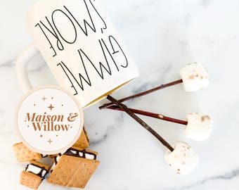 Palitos de malvavisco asados falsos realistas: decoración para camping, accesorio para s'mores, bandeja escalonada