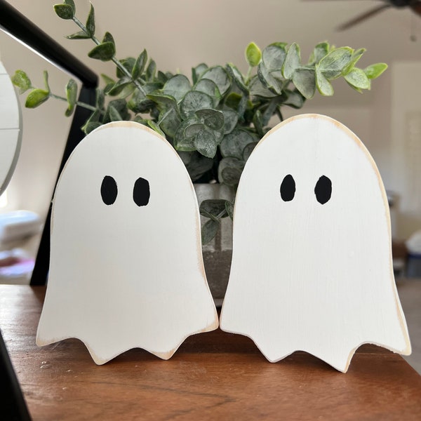 Wooden ghost decoration | Halloween decor | farmhouse decor | tiered tray decor | scary decor | rustic Halloween decor | Wooden fall decor