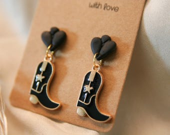 Country earrings | country boots earrings | cowgirl earrings | cowboy earrings | boots pendant | gold earrings | cowgirl | Western