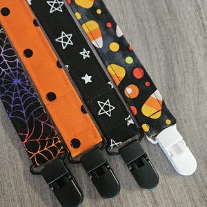 Pacifier Clip, Paci Clip, Binky Clip, Spiderwebs, Stars, Candy Corn, Black & White, Halloween, Baby Shower Gift, Baby Accessory