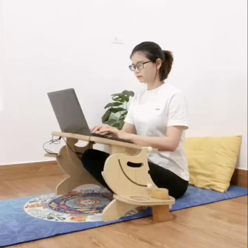 Laptop Desk Designed for Lying Down Sitting Posture, Helping to Relax ...