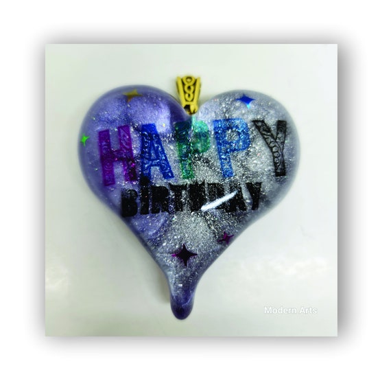 Handmade jewelry heart shape resin artistic necklace.