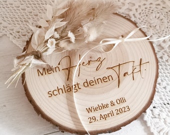 Ausgefallenes Ringkissen | Ringbrett | Ringscheibe | Hochzeit | Holzscheibe | individuell & personalisiert mit Spruch und Trockenblumen