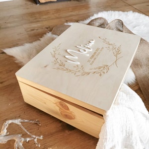 XL Erinnerungsbox personalisiert Erinnerungskiste Holzkiste Holzbox Geschenkidee Geburt Taufe Sternenkind versch. Motive Bild 3
