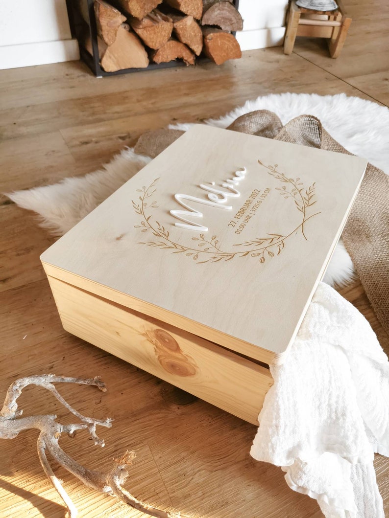 XL Erinnerungsbox personalisiert Erinnerungskiste Holzkiste Holzbox Geschenkidee Geburt Taufe Sternenkind versch. Motive Bild 3