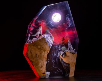 WOLVES in HUNTER'S MOON night Epoxy Lamp Custom Epoxy Resin Lamp Resin Night Light Resin Wood Art Lamp Custom Night Light Halloween Gift