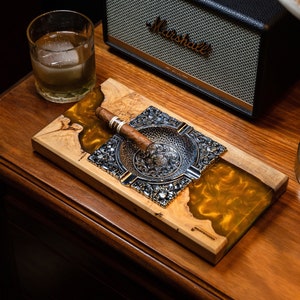 Custom Wood Resin Ashtray, Handmade Ashtray for Cigar, Custom Cigars Astray, Vintage Ashtray Gift for Men