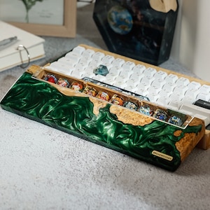 Poggiapolsi in legno personalizzato, Custodia per tastiera meccanica in legno, Poggiapolsi in resina di legno personalizzato, Poggiapolsi per tastiera personalizzato, Regalo fatto a mano