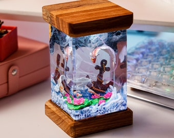 Lámpara de resina con forma de pez koi, lámpara de escritorio, lámpara de mesa, kit de diorama personalizado y luz nocturna para niños para regalos de Navidad, regalo personalizado para decoración del hogar.