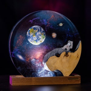 INTERSTELLAR EPOXY LAMP, Space Galaxy Resin und Holz Nachtlicht, Astronaut Resin Holz Kunst Lampe, Spacecraft Custom Nachtlicht