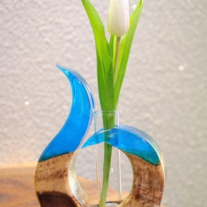 Flower vase resin, resin epoxy flower, flower art decor, blue resin epoxy,, flower pot resin, birthday gift, home decor resin, gifts for her