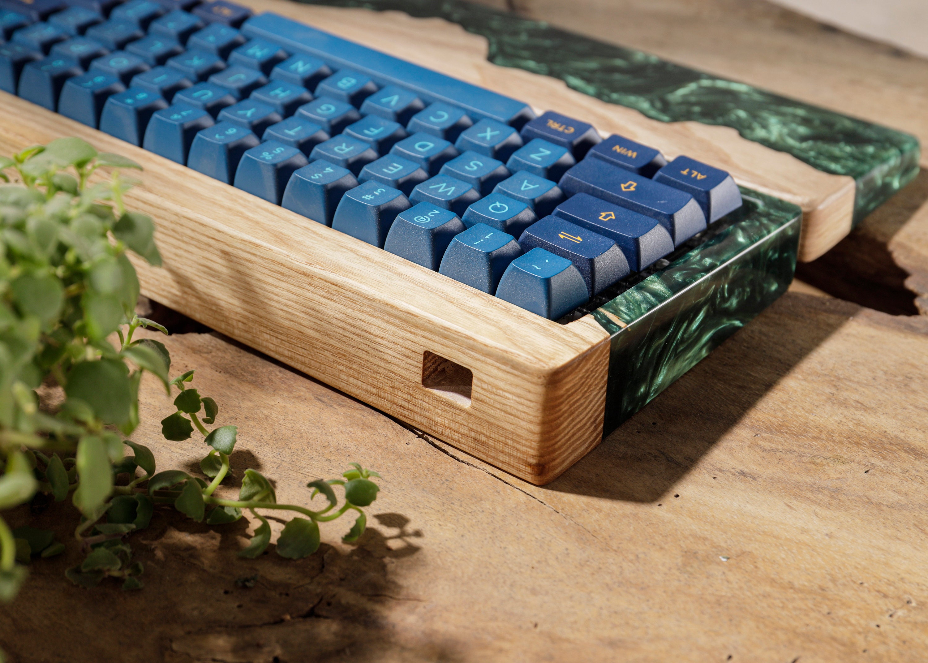 GREEN LAVA Artisan Wrist Rest, Wood Mechanical Keyboard Case