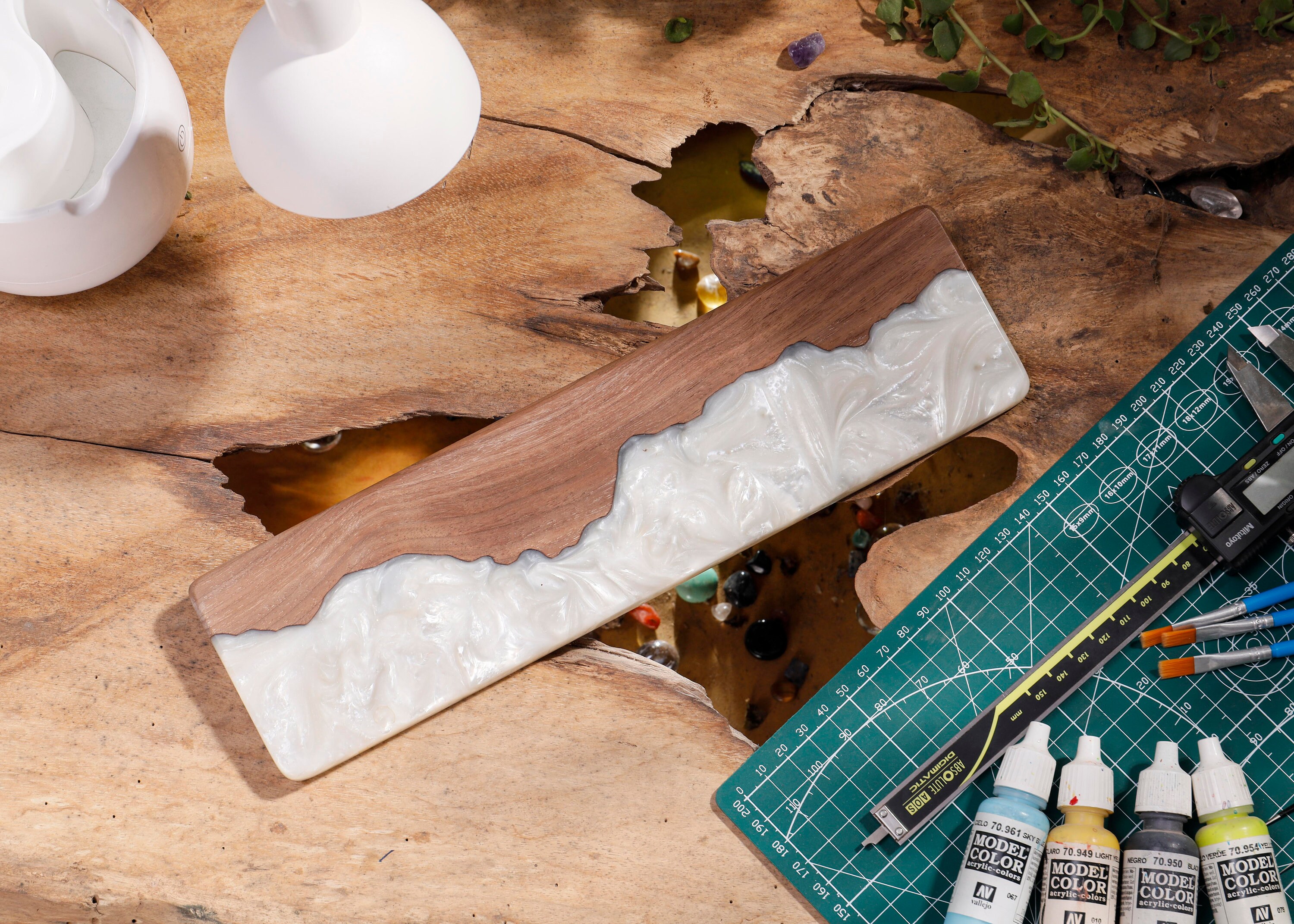 PEARL RIVER Artisan Wrist Rest, Resin Keyboard Wrist Rest, Custom