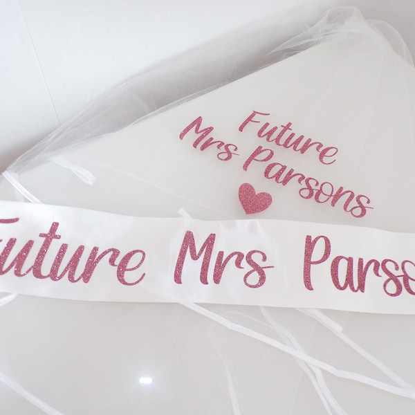 Personalised hen party bridal veil and sash, perfect for the bride on her hen party/bride tribe... Silk sash and net veil
