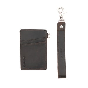 WESTMADE Mayfield Mini Minimalistischer Kartenhalter Zuglasche Schlanke Premium Leder Geldbörse mit Armband-Halteband - RFID-Schutz - Cowboy Braun