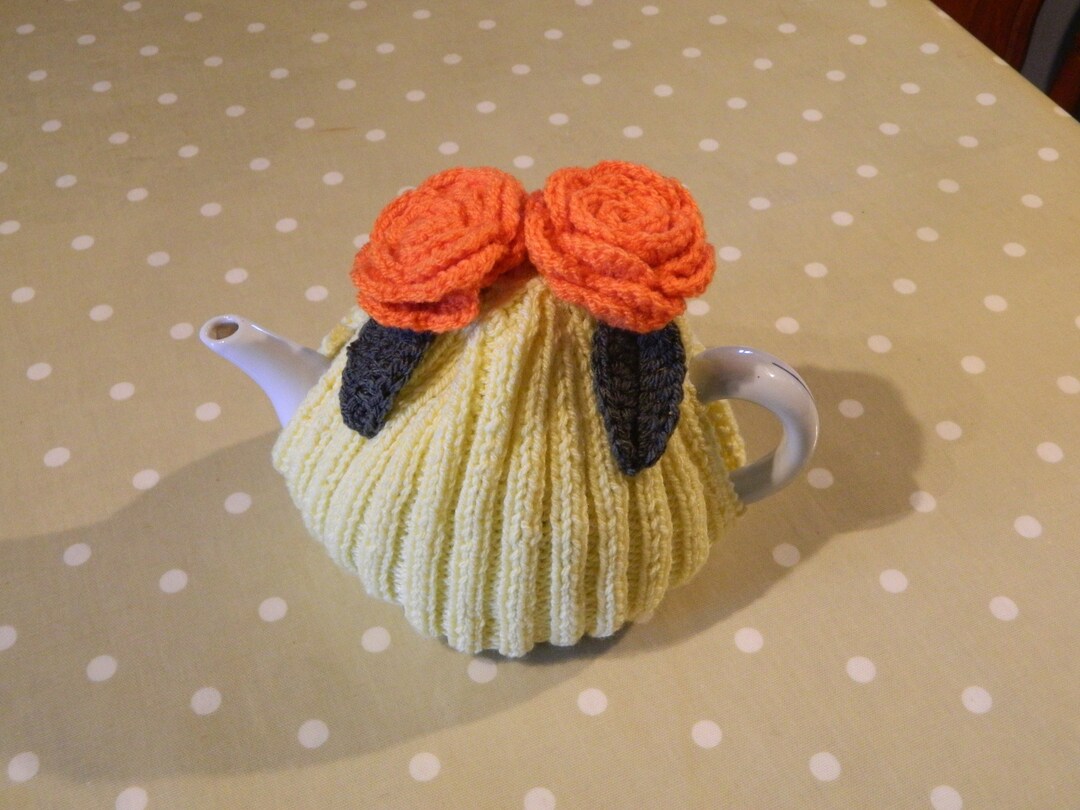 Cottagecore Kitchen, Tea Cozy Crochet, Flower Gifts, Knit Gift for
