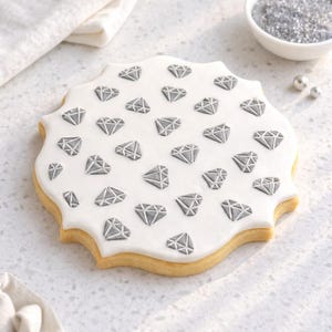 Små skatter | Diamantkakschablon | Geometriskt Royal Icing-mönster | Gitterbakgrund med kakor