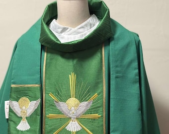 HOLY SPIRIT - Chasuble + Stole Set