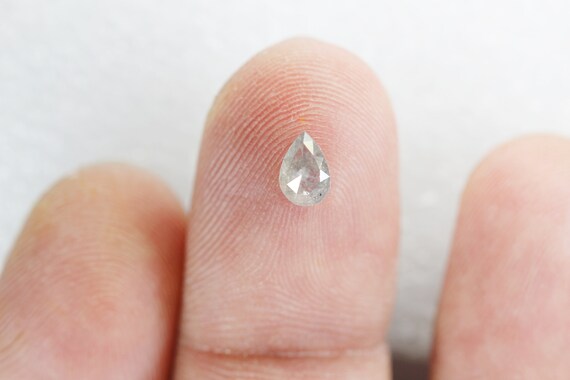 0.55 CT ペアカットダイヤモンド、ソルトアンドペッパーダイヤモンド 