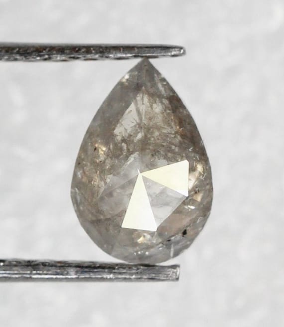 0.55 CT ペアカットダイヤモンド、ソルトアンドペッパーダイヤモンド 