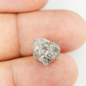 Comment est Constitué le Diamant Brut ? - Made in Joaillerie
