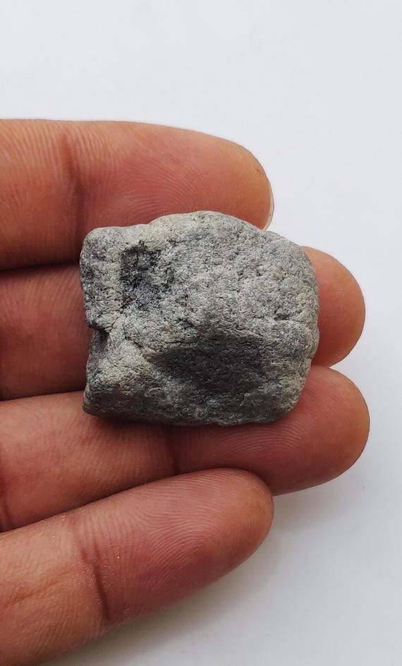 114.60 CT 30.0 X 28.0 MM 天然ルース原石ダイヤモンド、原石