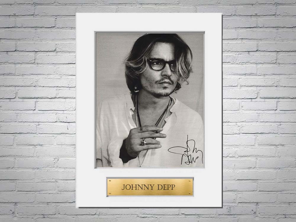 【美品】Johnny Depp 直筆サイン入りフォト Johnny Depp Signed A4 Autograph Photo Display Mount Gift - Etsy