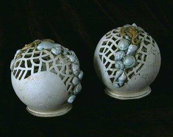 Tea light ball with shells, ceramic light ball