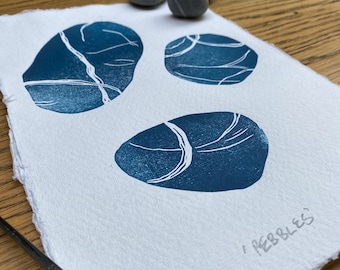 Pebbles lino print | hand printed | home décor | wall art | home living | nature print | ocean | sea | gift I beach