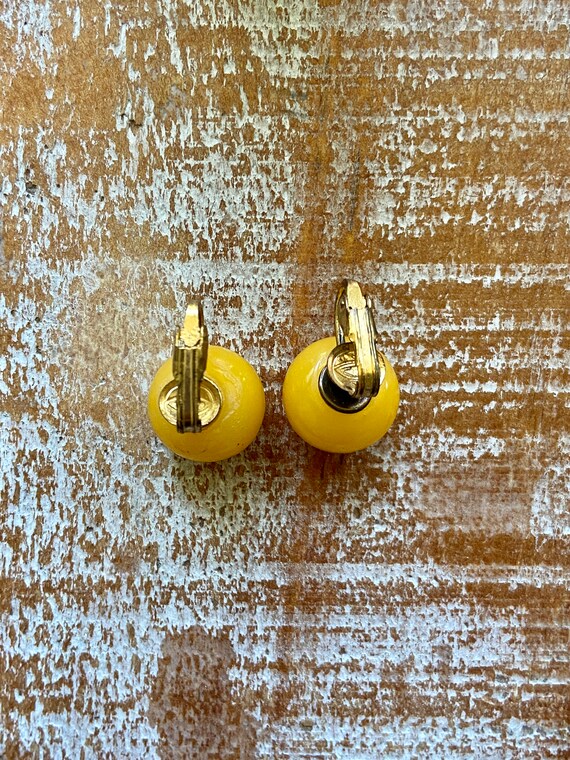 Vintage Butterscotch Bakelite Clip On Earrings - image 4