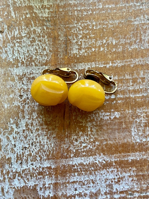 Vintage Butterscotch Bakelite Clip On Earrings - image 2